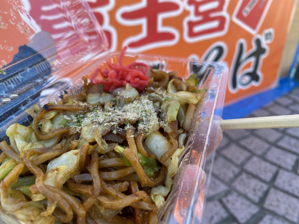 常磐朝市で焼きそば・クレープ・クラムチャウダー